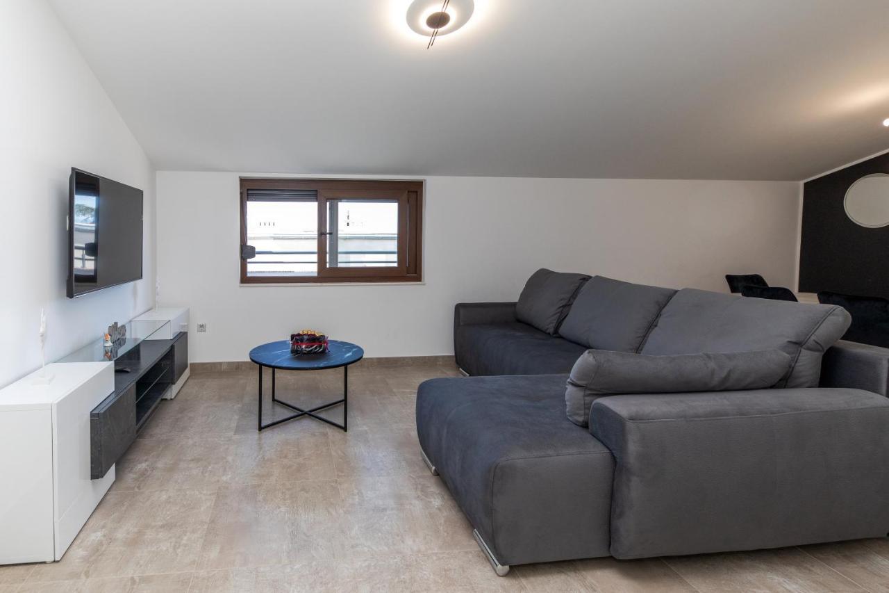 Apartman Gulin Crikvenica Eksteriør bilde