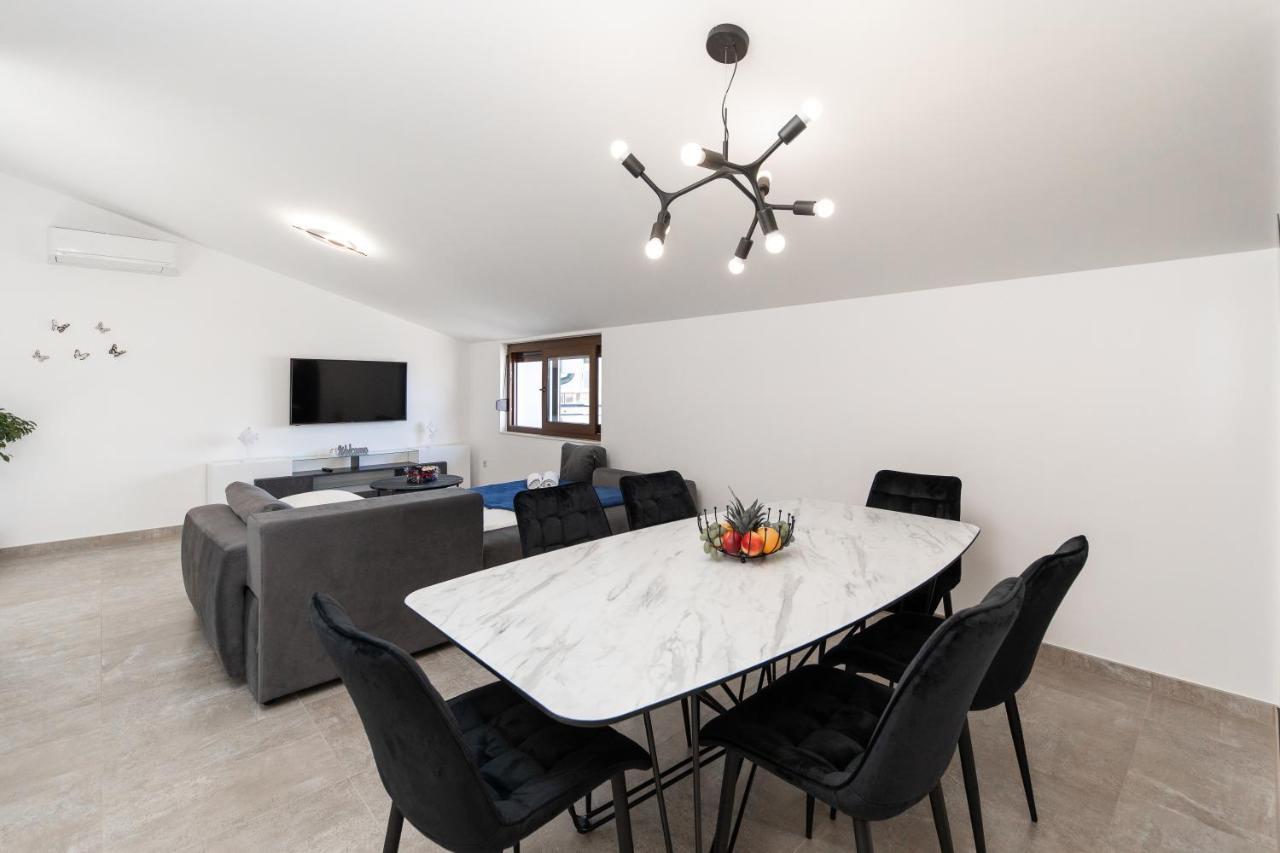 Apartman Gulin Crikvenica Eksteriør bilde